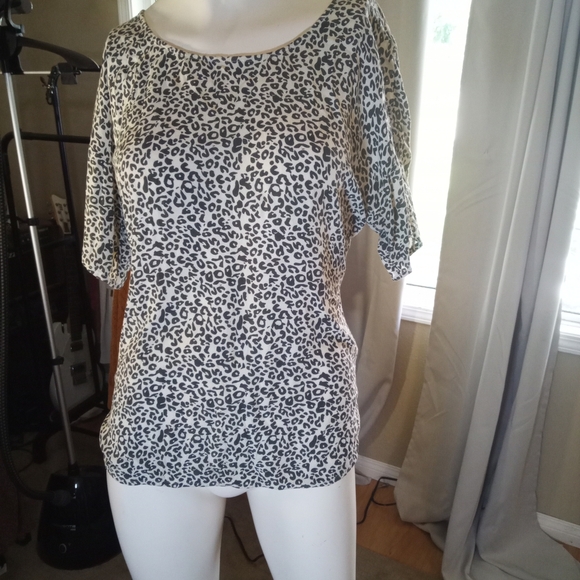 ICHI Tops - Black and White Relaxed Fit Blouse